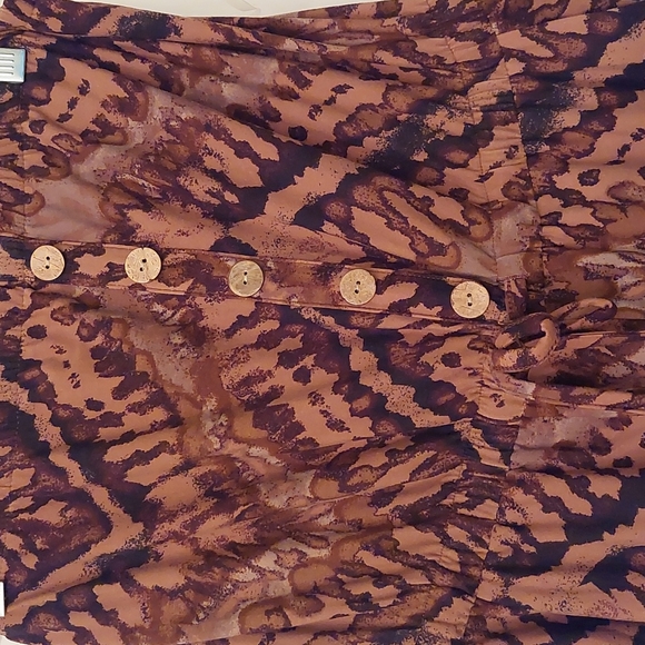 Romper - Picture 2 of 3